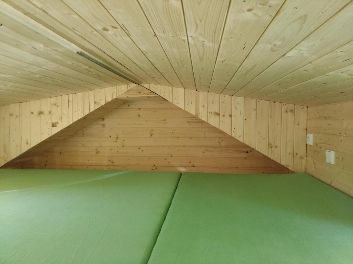 Celorocni Glamping V Pohodlnem Domecku Villa Vyprachtice Ngoại thất bức ảnh